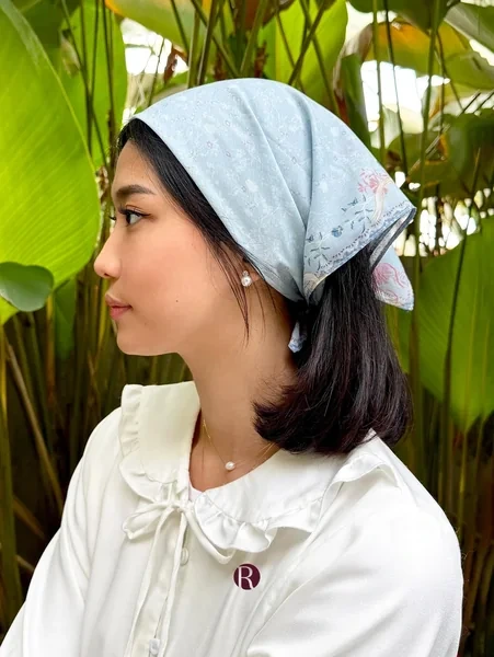 Blue Floral on Short Hair