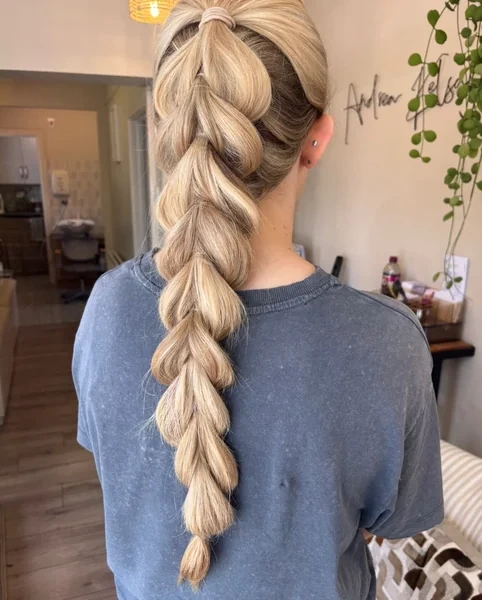 Casual Blonde Bubble Ponytail