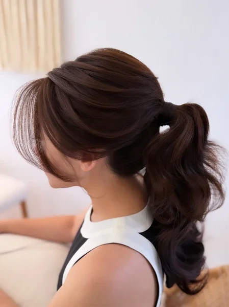Cute Wavy Ponytail for the Gym