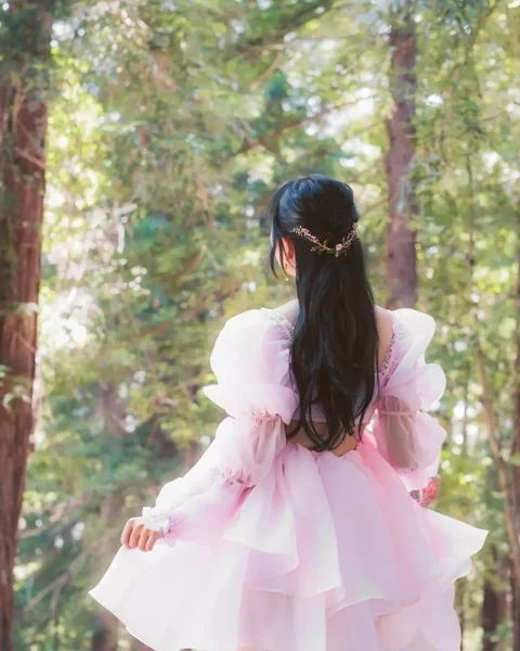 Half Up Ponytail with Floral Hairpin