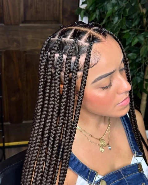 Jumbo Knotless Braids Scalp Detail Close Up