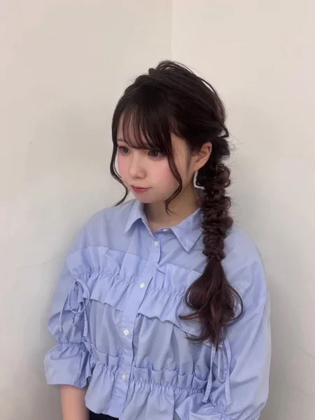 Loose Side Fishtail Pull Through Braid
