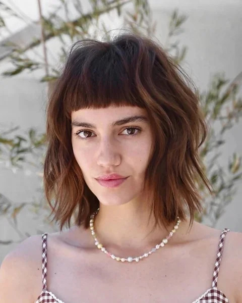 Trendy Wavy Bob with Effortless Short Fringe
