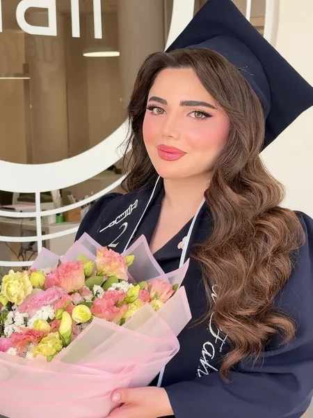 Wavy Side Swept Look Under Navy Cap
